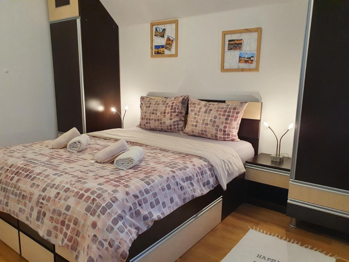 Smiley Apartment Сибиу Экстерьер фото